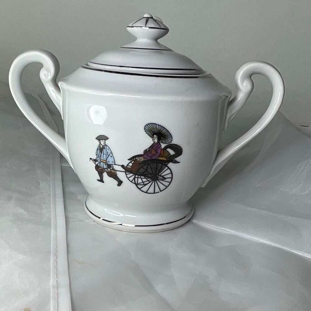 Vintage Hakusan Rikisha pattern porcelain sugar bowl with lid.